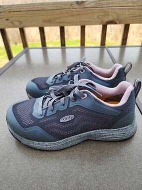 Keen Women's 9.5W Steel-toe Lace-Up Sneakers